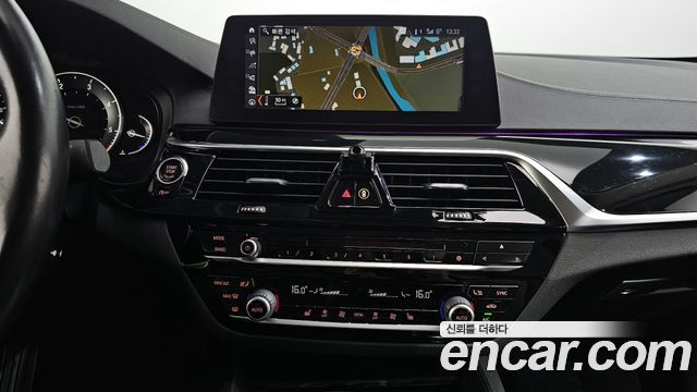 BMW 5 Series (G30) 520d Luxury Special Edition 2018 — фото 18