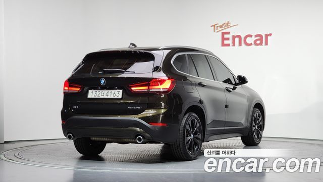 BMW X1 (F48) xDrive 20i Advantage 2020 — фото 2