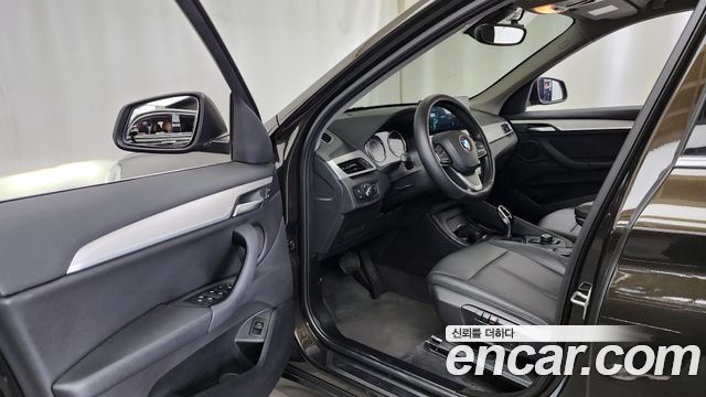 BMW X1 (F48) xDrive 20i Advantage 2020 — фото 10