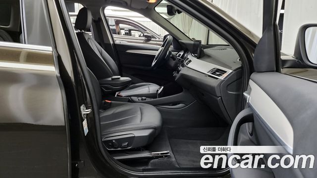 BMW X1 (F48) xDrive 20i Advantage 2020 — фото 11
