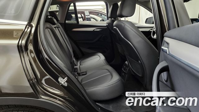 BMW X1 (F48) xDrive 20i Advantage 2020 — фото 12