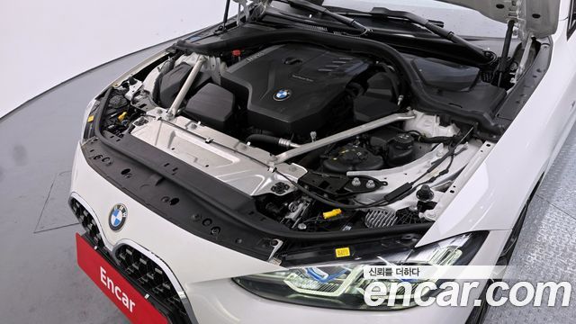 BMW 4 Series (G22) 420i M Sport Convertible 2024 — фото 6
