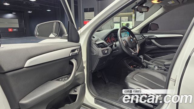BMW X1 (F48) xDrive 18d 2017 — фото 10