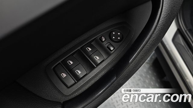 BMW X1 (F48) xDrive 18d 2017 — фото 16
