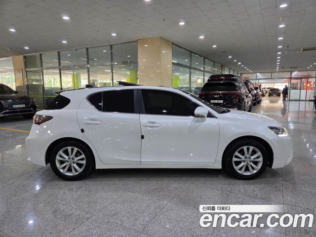 Lexus CT200h 1.8 Supreme ZWA10 2015 — фото 5