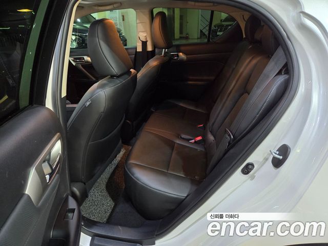 Lexus CT200h 1.8 Supreme ZWA10 2015 — фото 7