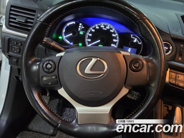 Lexus CT200h 1.8 Supreme ZWA10 2015 — фото 9