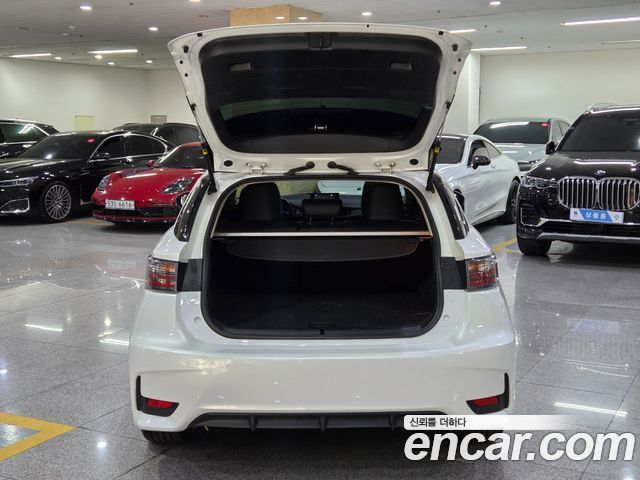 Lexus CT200h 1.8 Supreme ZWA10 2015 — фото 23