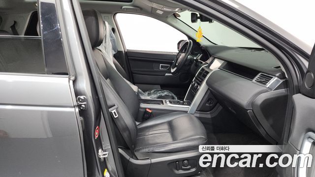 Land Rover Discovery Sport 2.0 TD4 SE 2018 — фото 11