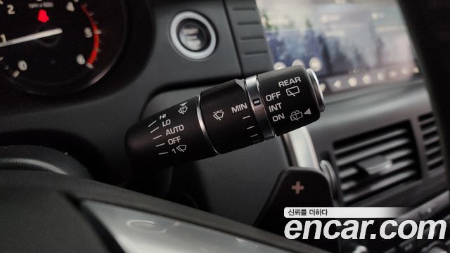 Land Rover Discovery Sport 2.0 TD4 SE 2018 — фото 13