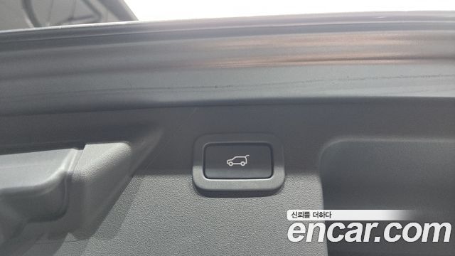 Land Rover Discovery Sport 2.0 TD4 SE 2018 — фото 19