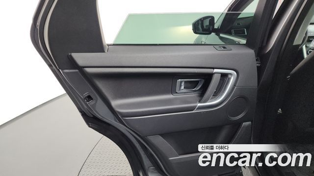 Land Rover Discovery Sport 2.0 TD4 SE 2018 — фото 25