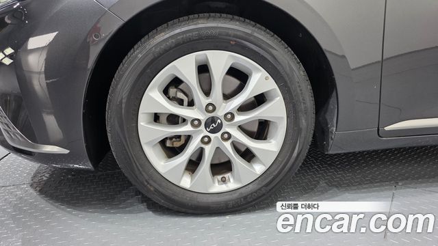 Kia K8 2.5 Gasoline 2WD Noblesse 2022 — фото 5