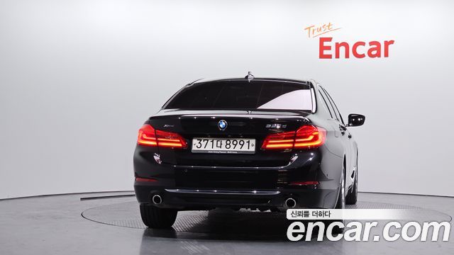 BMW 5 Series (G30) 520d xDrive Luxury Plus 2020 — фото 4