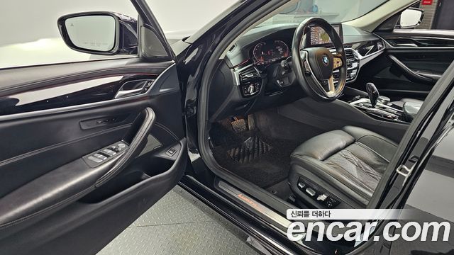 BMW 5 Series (G30) 520d xDrive Luxury Plus 2020 — фото 10