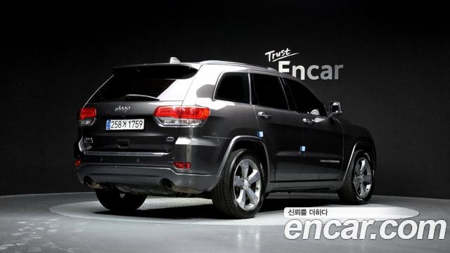 Jeep Grand Cherokee 3.0 Diesel Overland WK2 2015 — фото 2