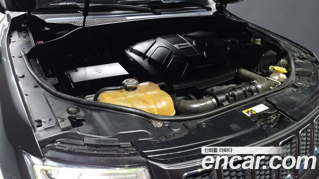 Jeep Grand Cherokee 3.0 Diesel Overland WK2 2015 — фото 6