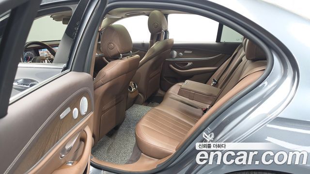 Mercedes-Benz E-Class (W213) E300e Exclusive 2019 — фото 11