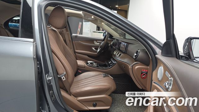 Mercedes-Benz E-Class (W213) E300e Exclusive 2019 — фото 12