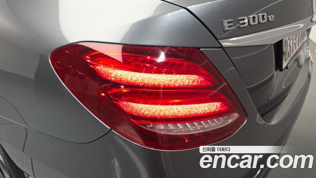 Mercedes-Benz E-Class (W213) E300e Exclusive 2019 — фото 23