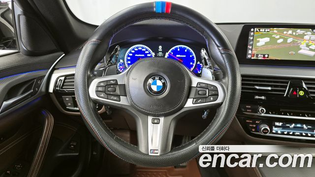 BMW 5 Series (G30) 520d xDrive M Sport Package Plus 2019 — фото 17
