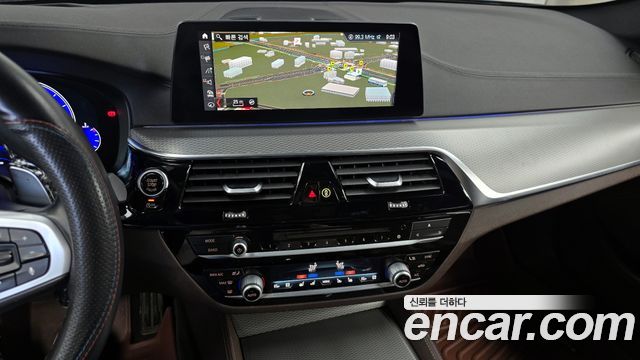 BMW 5 Series (G30) 520d xDrive M Sport Package Plus 2019 — фото 18