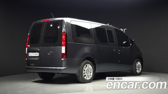 Hyundai Staria L3.5 Cargo 5-Seater Modern 2022 — фото 2