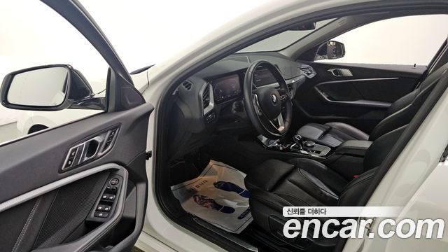 BMW 1 Series (F40) 120i Sports 2021 — фото 10