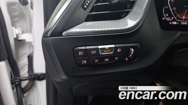 BMW 1 Series (F40) 120i Sports 2021 — фото 13