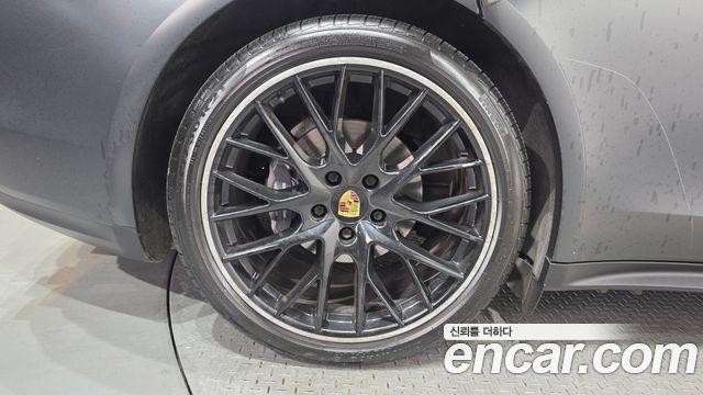 Porsche Panamera (971) 3.0 AWD 2018 — фото 5