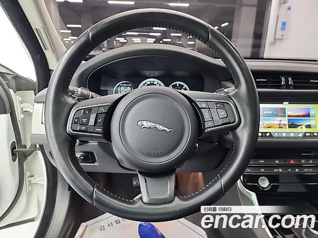 Jaguar XF (X260) 20d Prestige 2017 — фото 9