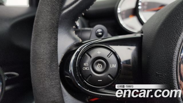 MINI Cooper S Convertible Standard 3rd 2019 — фото 15