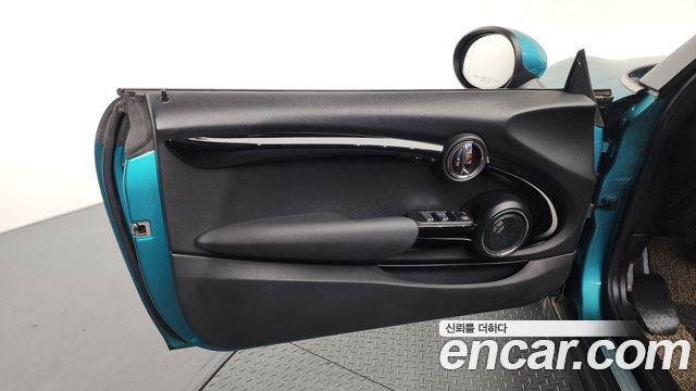 MINI Cooper S Convertible Standard 3rd 2019 — фото 24
