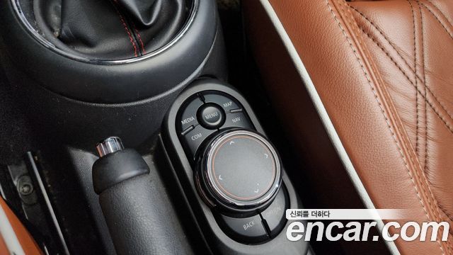 MINI Cooper S Convertible Standard 3rd 2019 — фото 28