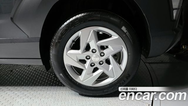 Hyundai Kona (SX2) Gasoline 1.6 Turbo 2WD Premium 2023 — фото 21