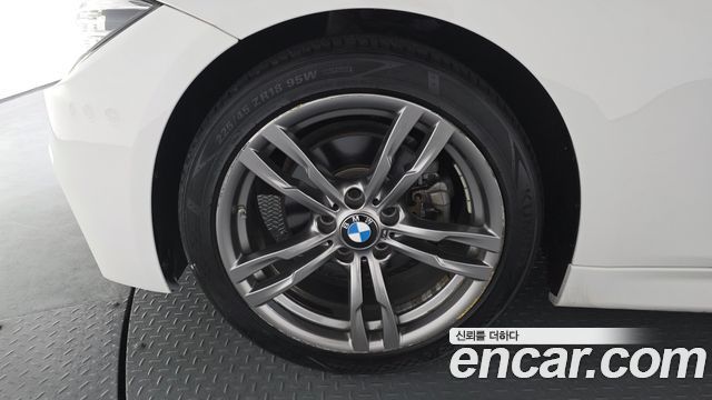 BMW 3 Series (F30) 320i M Sport Shadow 2018 — фото 5