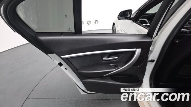 BMW 3 Series (F30) 320i M Sport Shadow 2018 — фото 25