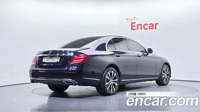 Mercedes-Benz E-Class (W213) E300e 4MATIC Exclusive 2020 — фото 2