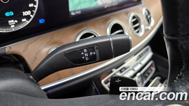 Mercedes-Benz E-Class (W213) E300e 4MATIC Exclusive 2020 — фото 9