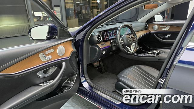 Mercedes-Benz E-Class (W213) E300e 4MATIC Exclusive 2020 — фото 10
