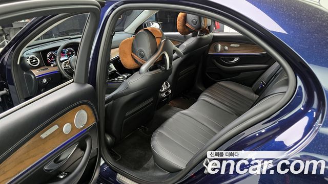 Mercedes-Benz E-Class (W213) E300e 4MATIC Exclusive 2020 — фото 12