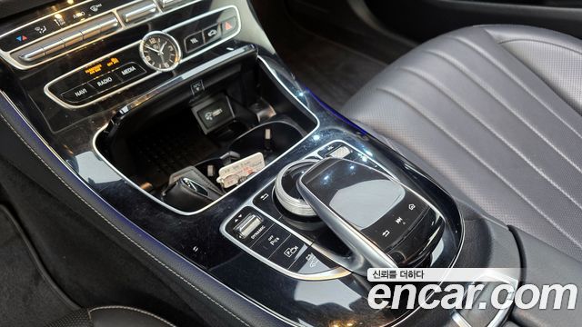 Mercedes-Benz E-Class (W213) E300e 4MATIC Exclusive 2020 — фото 16