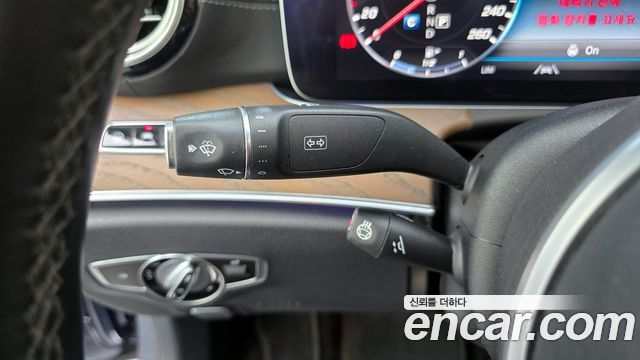 Mercedes-Benz E-Class (W213) E300e 4MATIC Exclusive 2020 — фото 17