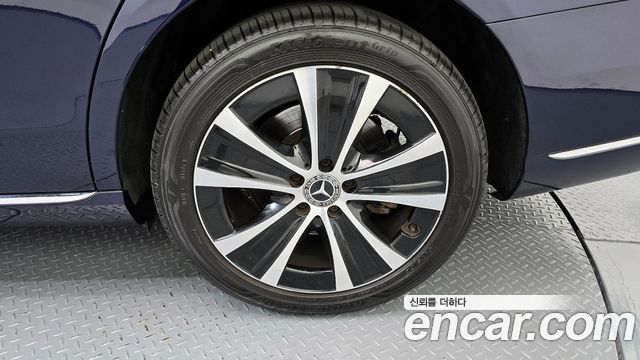 Mercedes-Benz E-Class (W213) E300e 4MATIC Exclusive 2020 — фото 21