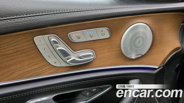 Mercedes-Benz E-Class (W213) E300e 4MATIC Exclusive 2020 — фото 33