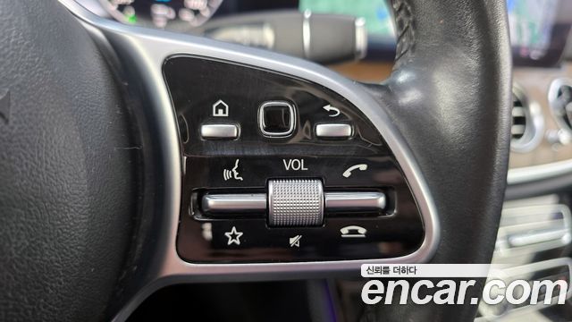 Mercedes-Benz E-Class (W213) E300e 4MATIC Exclusive 2020 — фото 36