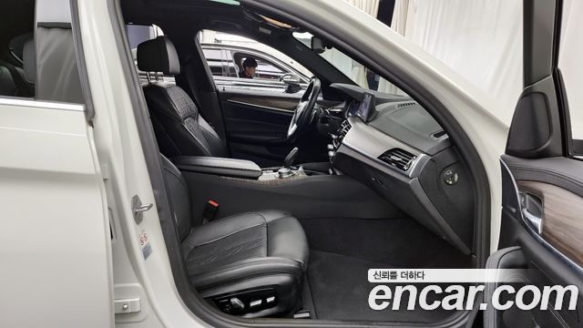 BMW 5 Series (G30) 530i M Sport Package Plus 2018 — фото 15