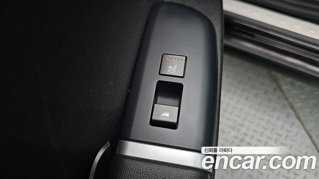 Hyundai Grandeur (GN7) 2,5 Gasoline 2WD Premium 2023 — фото 17