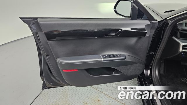 Hyundai Grandeur (GN7) 2,5 Gasoline 2WD Premium 2023 — фото 24