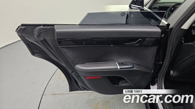 Hyundai Grandeur (GN7) 2,5 Gasoline 2WD Premium 2023 — фото 25